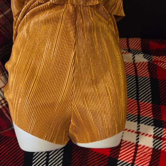 Forever 21 Gold Pleated Romper - Picture 3 of 4